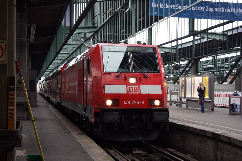 146 2258 der Deutschen Bahn auf www.frstrab.de www.nahverkehrin